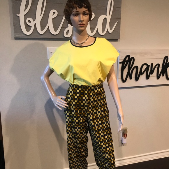 Blouse and trousers - Picture 3 of 6